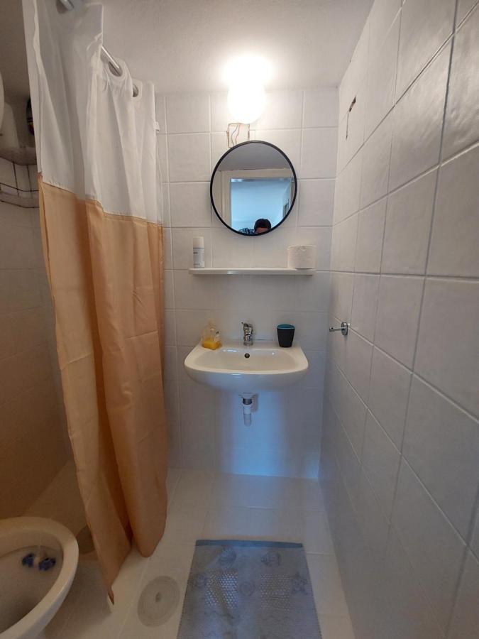 Artemis Ermoupoli Centre Appartement Pour Petit Budget Backpackers ภายนอก รูปภาพ